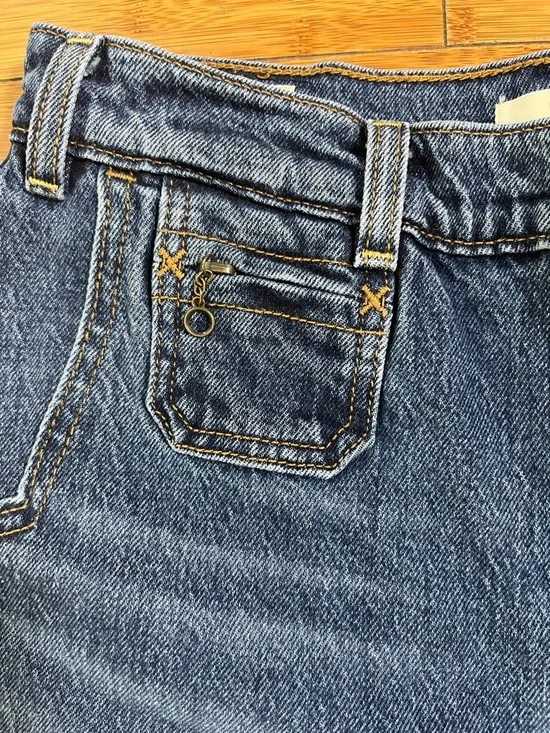 Levi's Ribcage Bell Flared Super High-Rise Jeans with Zipper Detail 70s Inspired - Picture 6 of 14